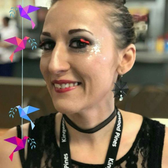 Meet your Posher, Kelly - Picture 3 of 3